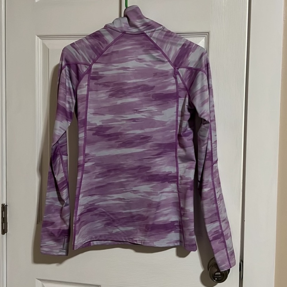 Purple camouflage under armour size m pull over dry sweater shirt - Picture 8 of 8